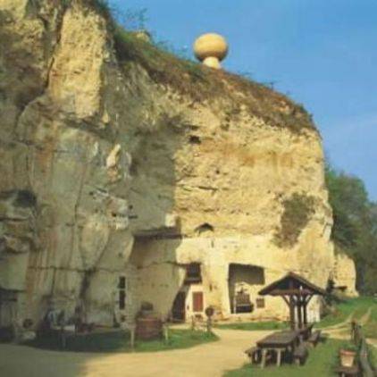 La cave champignonnière du Saut aux Loups