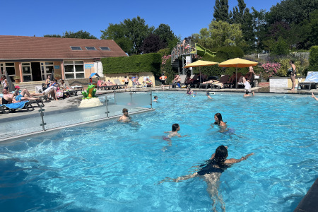 Verwarmd zwembad camping Loire streek